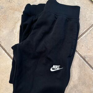 Black Nike joggers. Sz S  boys /girls
